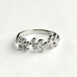 Sterling Silver 925 CZ Vine  ring size 8 🆕